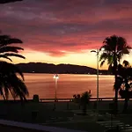 Les Pieds Dans L'eau Pour 6 Personnes A Saint-raphael Апартаменты